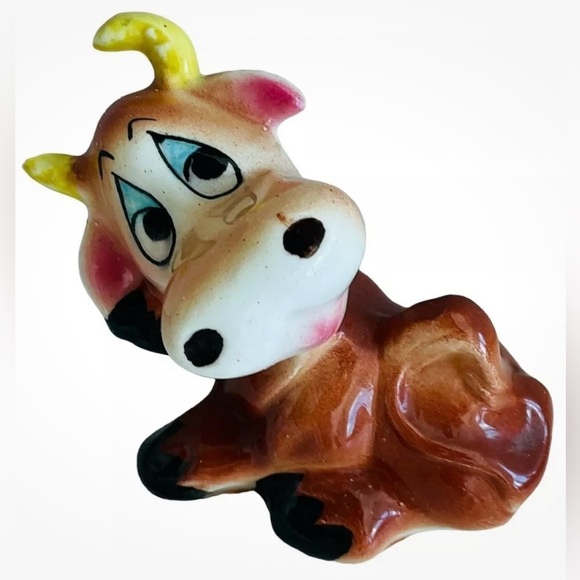 Vintage KITSCH Decor Anthropomorphic Ceramic Cow 2.5" Salt/Pepper Shaker Japan - Picture 5 of 7